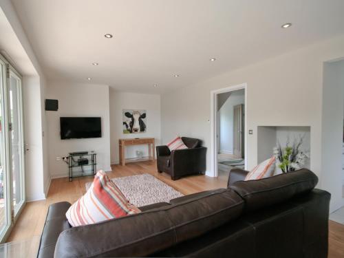 A seating area at Edgewater 