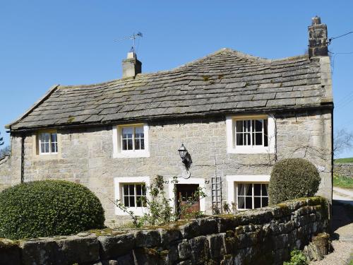 The building where the vacation home is located 