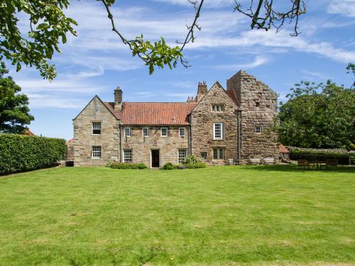 The building where the vacation home is located 