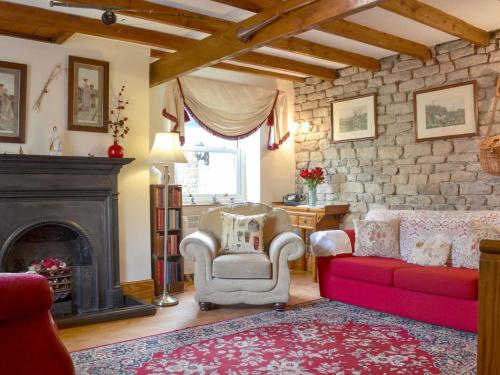 A seating area at Arrow Cottage 