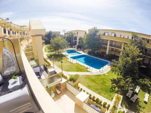 Vista de la piscina de BOHO Loft Marbella o alrededores