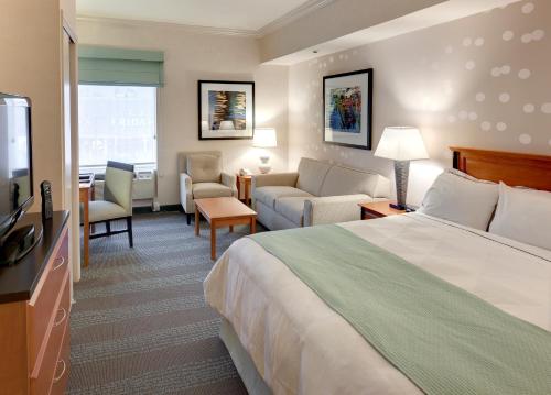Gallery image of Radisson Hotel & Suites Fallsview in Niagara Falls