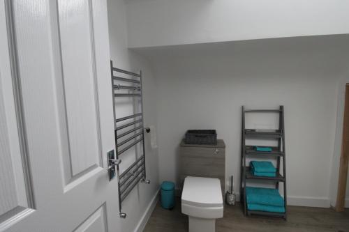 2 Serviced Apartments in Childwall-South Liverpool - Each Apartment Sleeps 6 Image