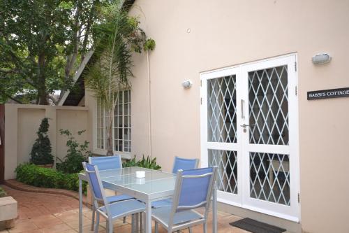 Kawasan patio atau luaran di Accommodation at Vans No Loadshedding