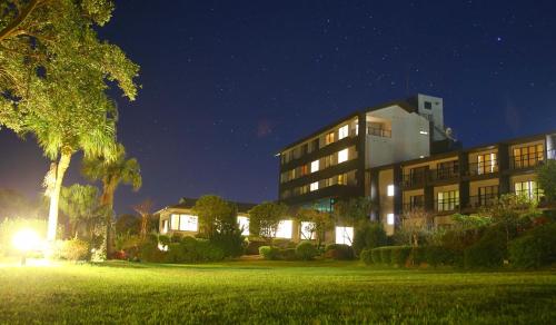 Taman di luar Yakushima Green Hotel