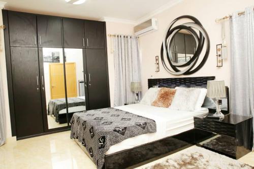 Ένα ή περισσότερα κρεβάτια σε δωμάτιο στο Westland Villa
