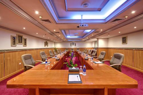 Zona business o sala de conferencias en Comfort Inn Hotel Deira