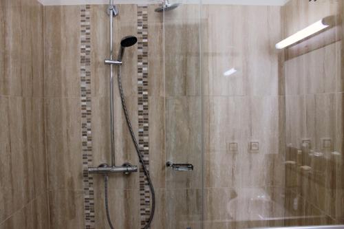 Un baño de The Originals City, Hôtel Paris Sud, Orly-Draveil
