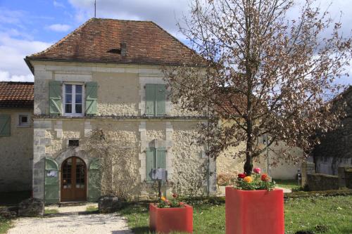 Gallery image of Gîtes Les Deux Abbesses en Vert in Mareuil-sur-Belle