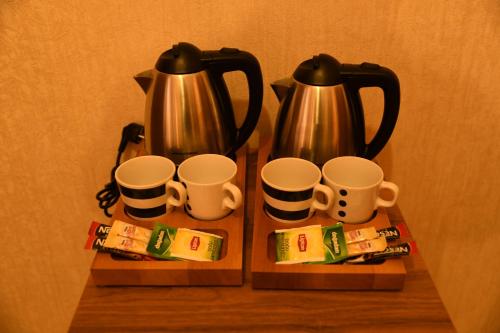 Nuray Hotelにあるコーヒーまたはお茶