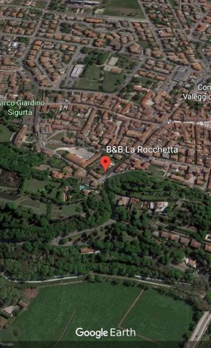 a map of a city with a red heart at La Rocchetta in Valeggio sul Mincio