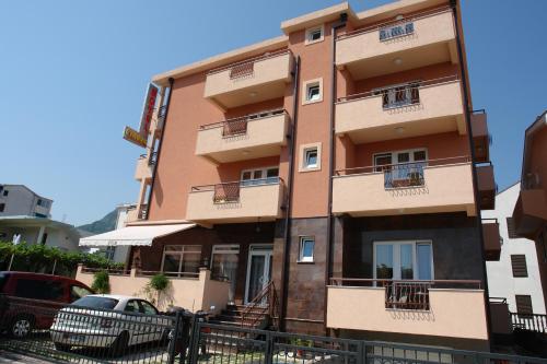 Fotografie z fotogalerie ubytování Hotel Fineso v destinaci Budva