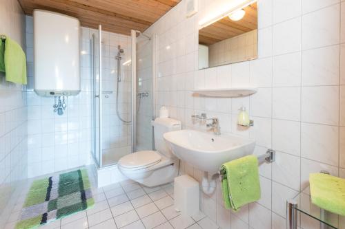 Ванна кімната в Haus Margit