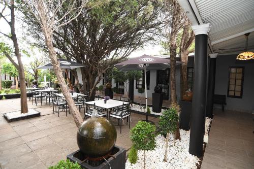 Gallery image of Halfway House Hotel in Kimberley