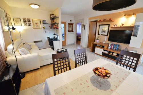 Galeriebild der Unterkunft Holiday Apartment Ivan in Murter