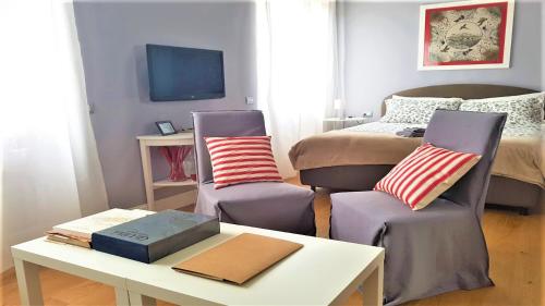 A television and/or entertainment centre at Casa Rachele