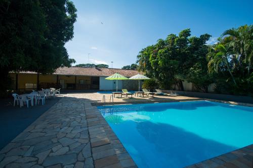 Piscina de la sau aproape de Pantanal Hotel