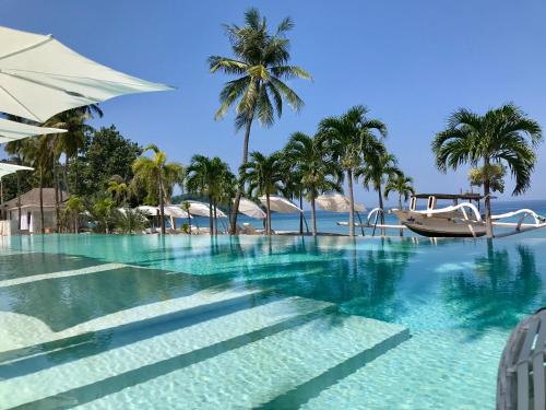 The swimming pool at or close to Seven Secrets by Hanging Gardens