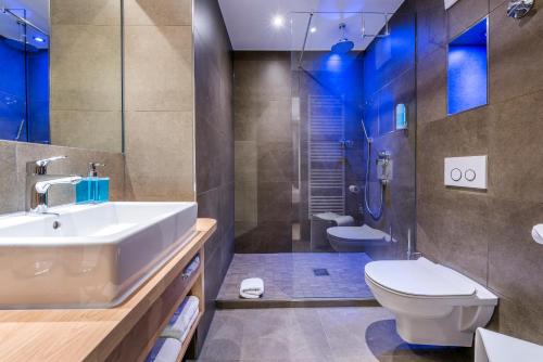 Hotel Krone tesisinde bir banyo