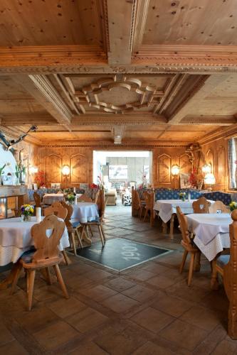 Hotel Maienseeにあるレストランまたは飲食店