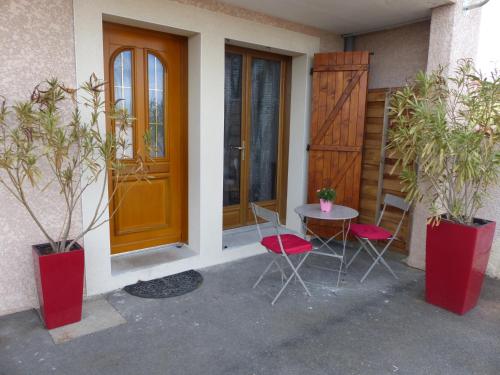 Un balcón o terraza en Chambre d'Hôtes des Lys