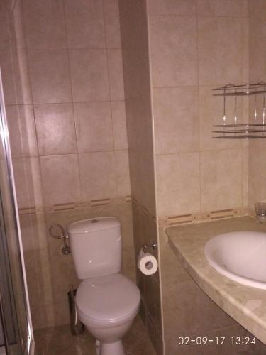 Ένα μπάνιο στο Vadim Apartments in Panorama Beach Vigo Nessebar