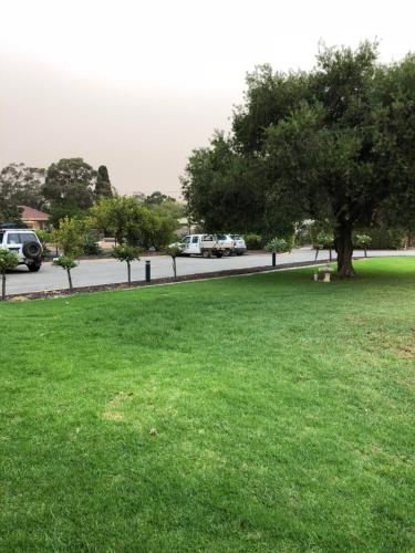 Κήπος έξω από το Port Pirie Accommodation and Apartments