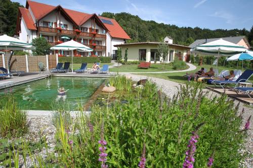 Galeriebild der Unterkunft Hotel & Gasthof Zur Linde in Kipfenberg