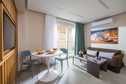 King's Blue, Urban Suites