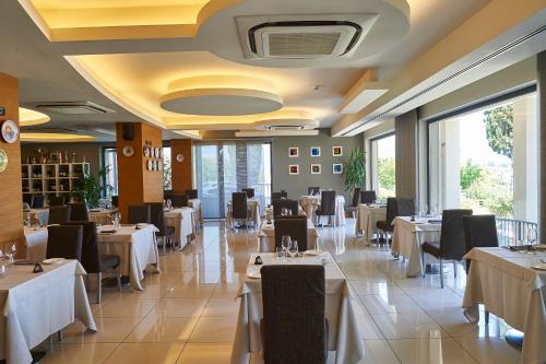 Ресторан / где поесть в Villa Luisa Resort & Luxury Apartments