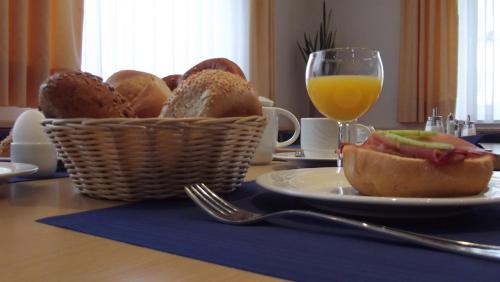 Toit hotelli aladel või selle läheduses