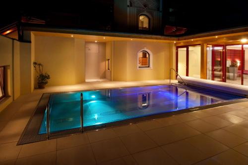 Piscina en o cerca de Der Hechl