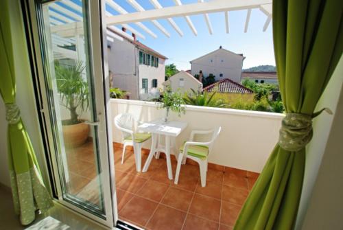 Balkoni atau teres di Apartment Chill Spot A2 ID 721