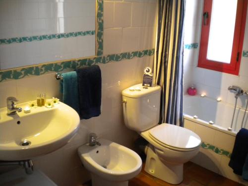 Phòng tắm tại La Estancia Villa Rosillo