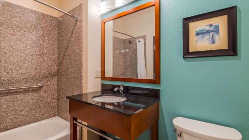 Ett badrum på Best Western Plus/Executive Residency Elk City