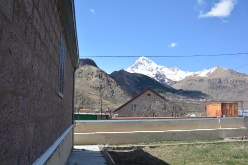 Gambar di galeri bagi Guest House Kavtarashvili 38 di Kazbegi