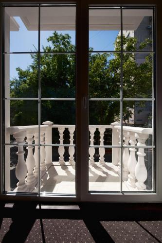 Geneva Resort Hotel — Balcony/Terrace
