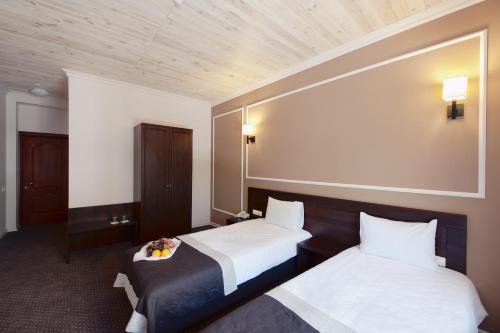 Geneva Resort Hotel — Room