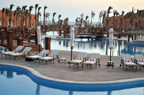 JAZ Grand Marsa — Property building