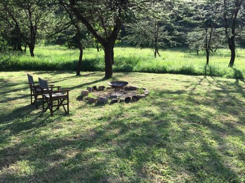 Taman di luar Entumoto Toto Camp