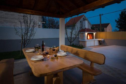 Villa Rosa Ventorum with private pool near Split