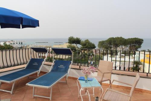 Γενική θέα στη θάλασσα ή θέα στη θάλασσα από  αυτό το ξενοδοχείο
