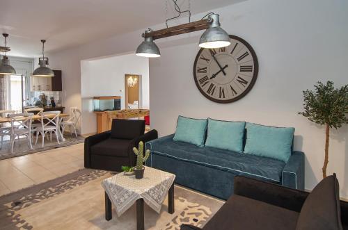 Signature Athens Residence, 130 sqm, Near Metro