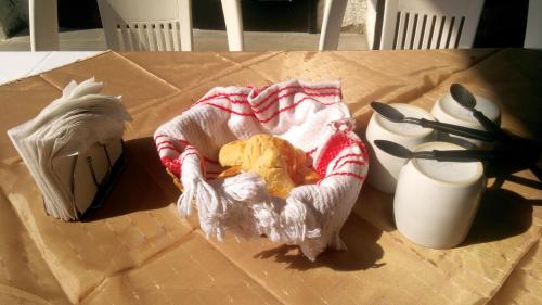 Đồ ăn tại/gần nhà khách