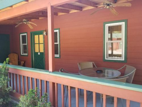 Kernville Innにあるパティオまたは屋外エリア