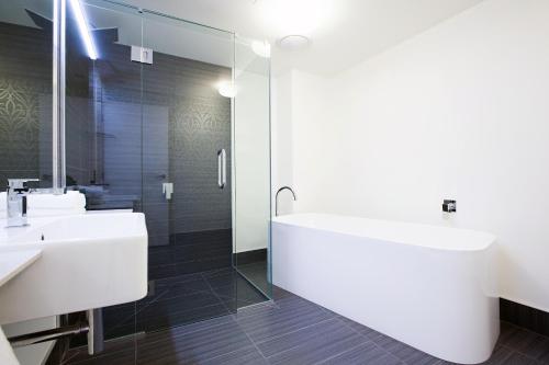 Kúpeľňa v ubytovaní Novotel New Plymouth Taranaki