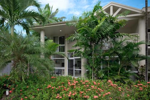 Κήπος έξω από το Tropical Nites Holiday Townhouses