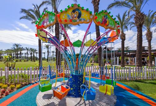 Bazén v ubytování IC Hotels Green Palace - Kids Concept nebo v jeho okolí