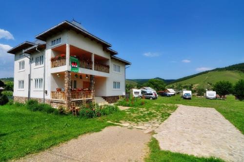 Gallery image of Pensiunea Cristiana-Bucovina in Mănăstirea Humorului