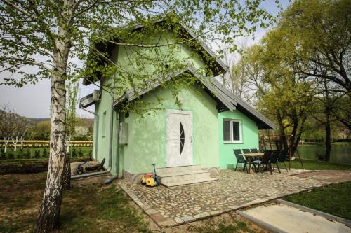  Kuca Delić -  Room  picture :   Shower    TV    Air conditioning                           